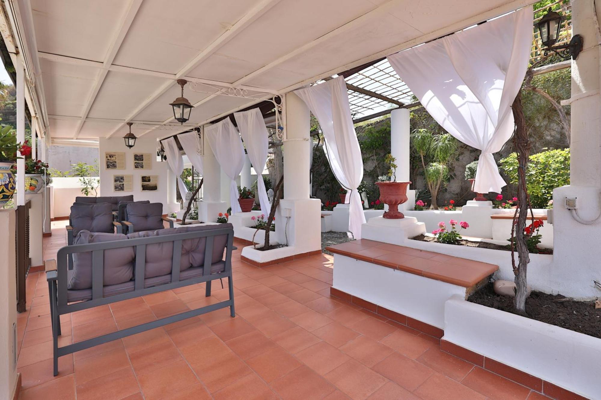 Hotel Villa Cute - Hvc Lipari  Eksteriør billede