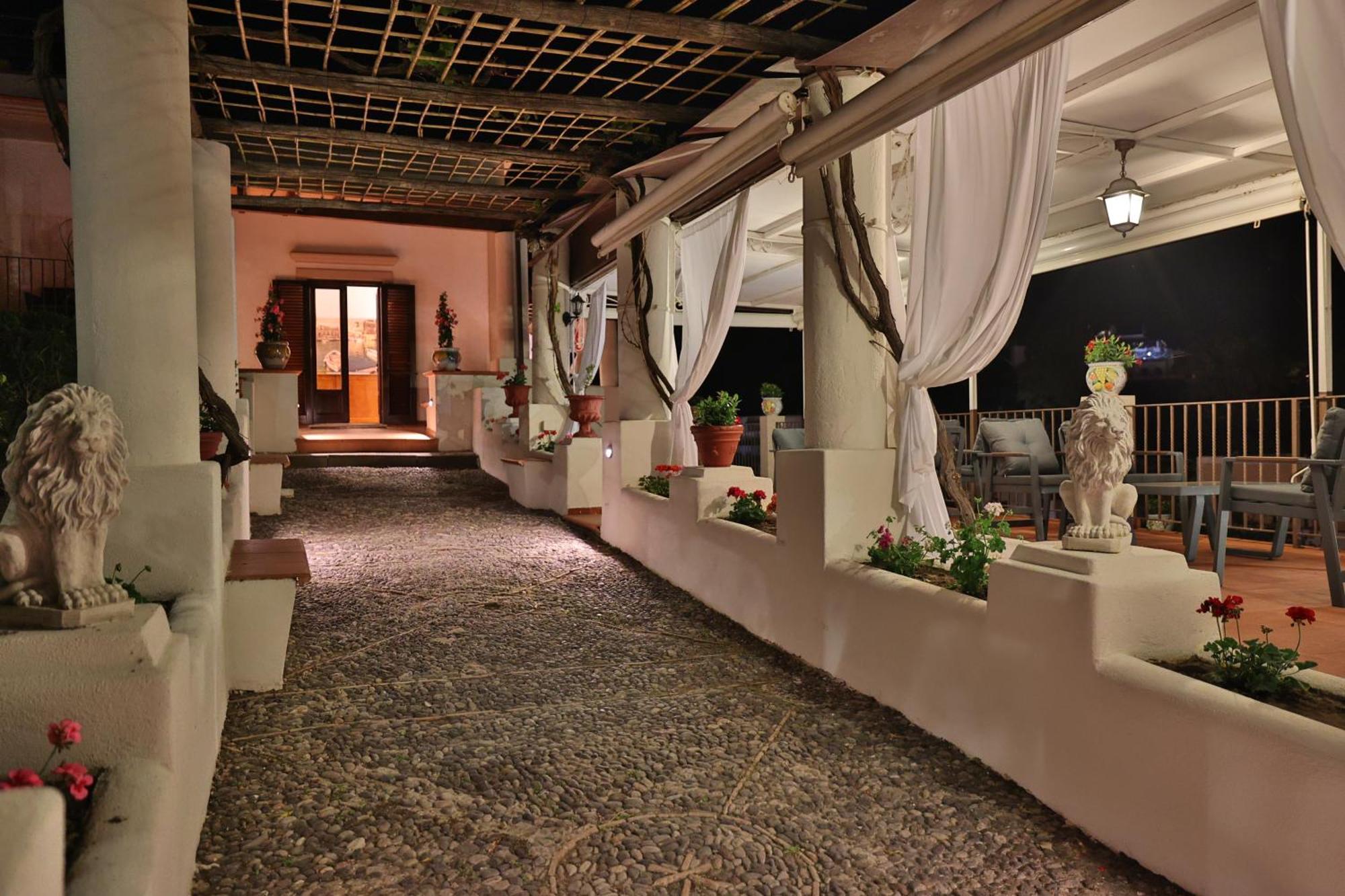 Hotel Villa Cute - Hvc Lipari  Eksteriør billede