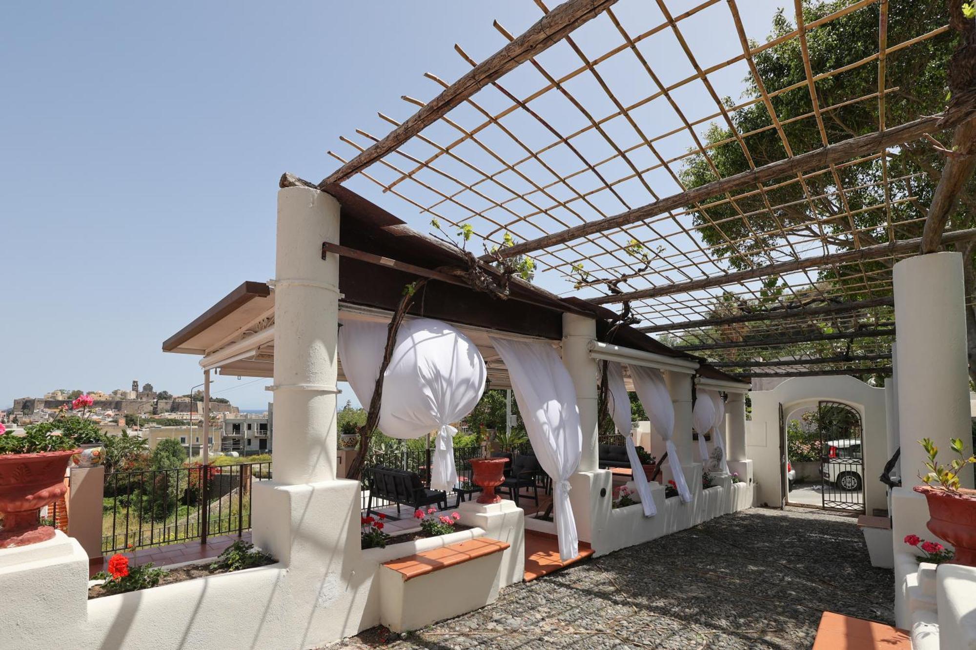 Hotel Villa Cute - Hvc Lipari  Eksteriør billede